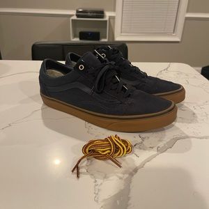 Vans Old School gum sole in my captain blue in men’s size 11